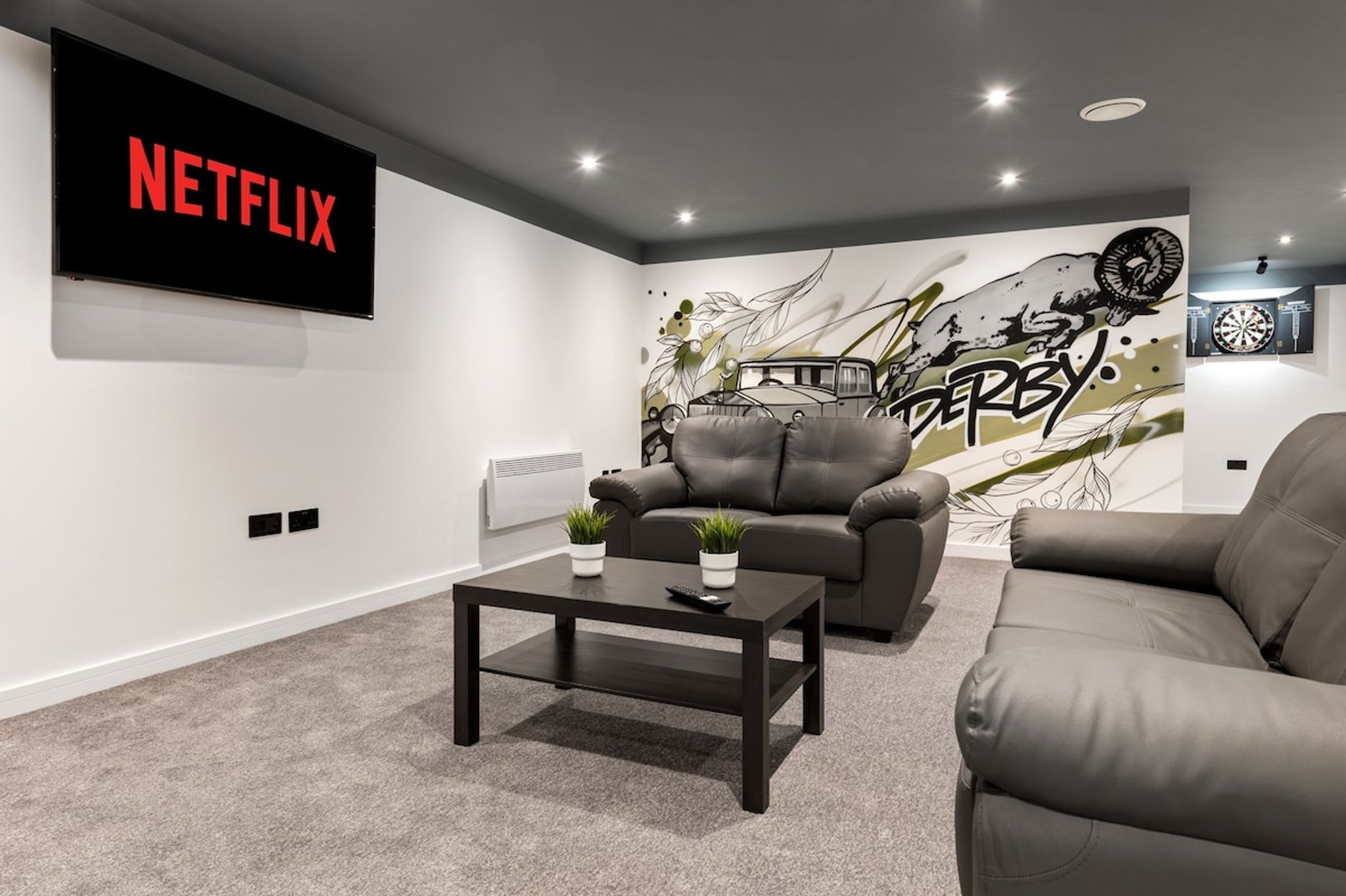 Brand New City Centre Studios next to Shopping Centre