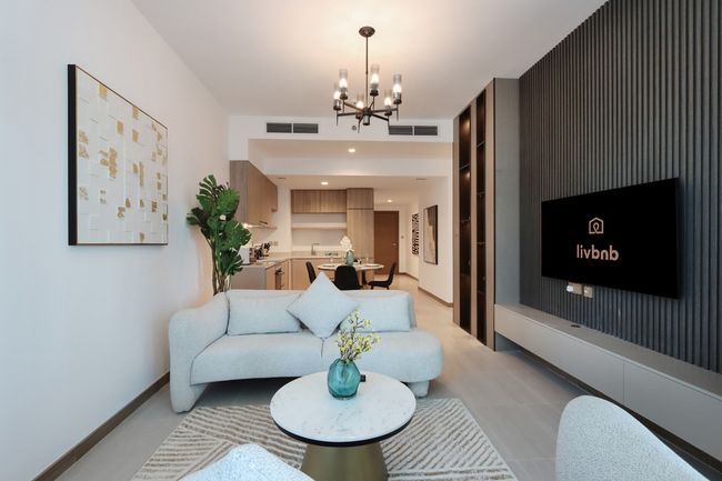 Upgraded 2BR with Dubai Canal Views