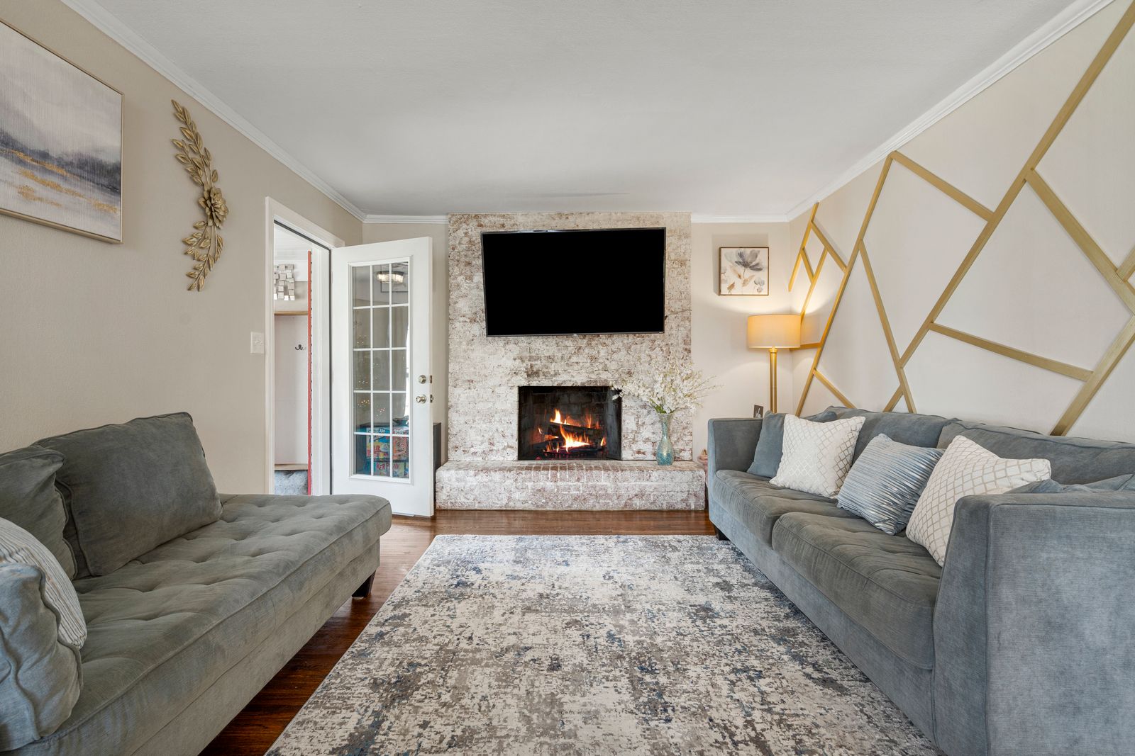 Expo Sq / TU | 1940s Gorgeous Remodel + King Cottage