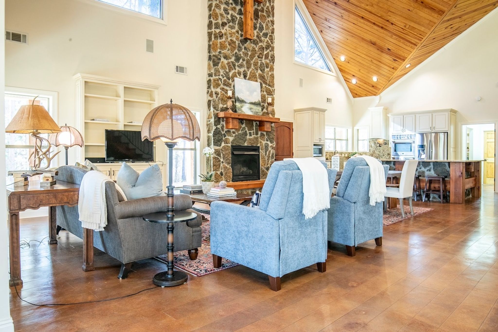 The O Stone, 4BR/6Beds Cabin by VelvetDitchVillas