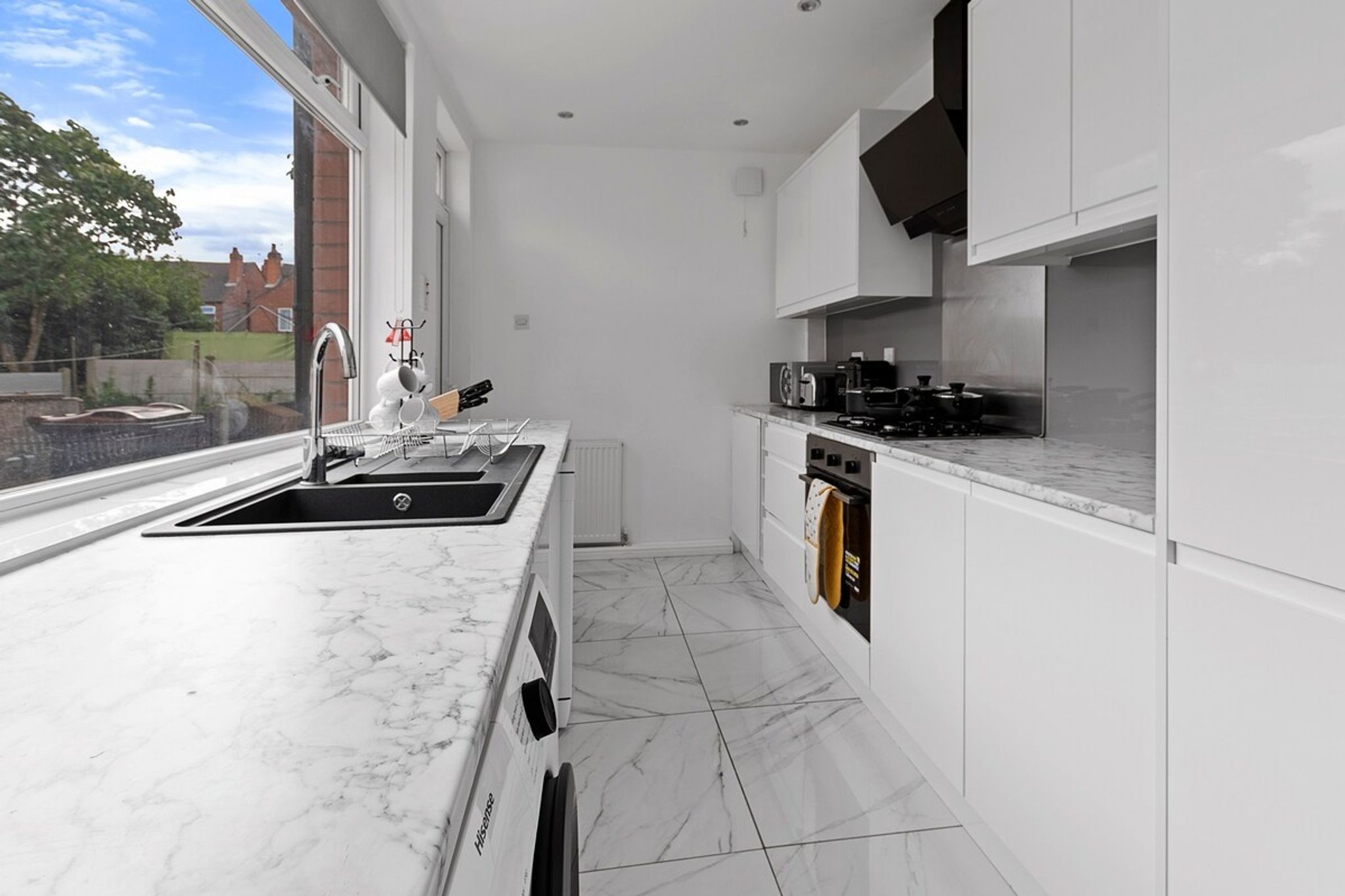 Modern 3-Bed Terraced House in Sutton-In-Ashfield