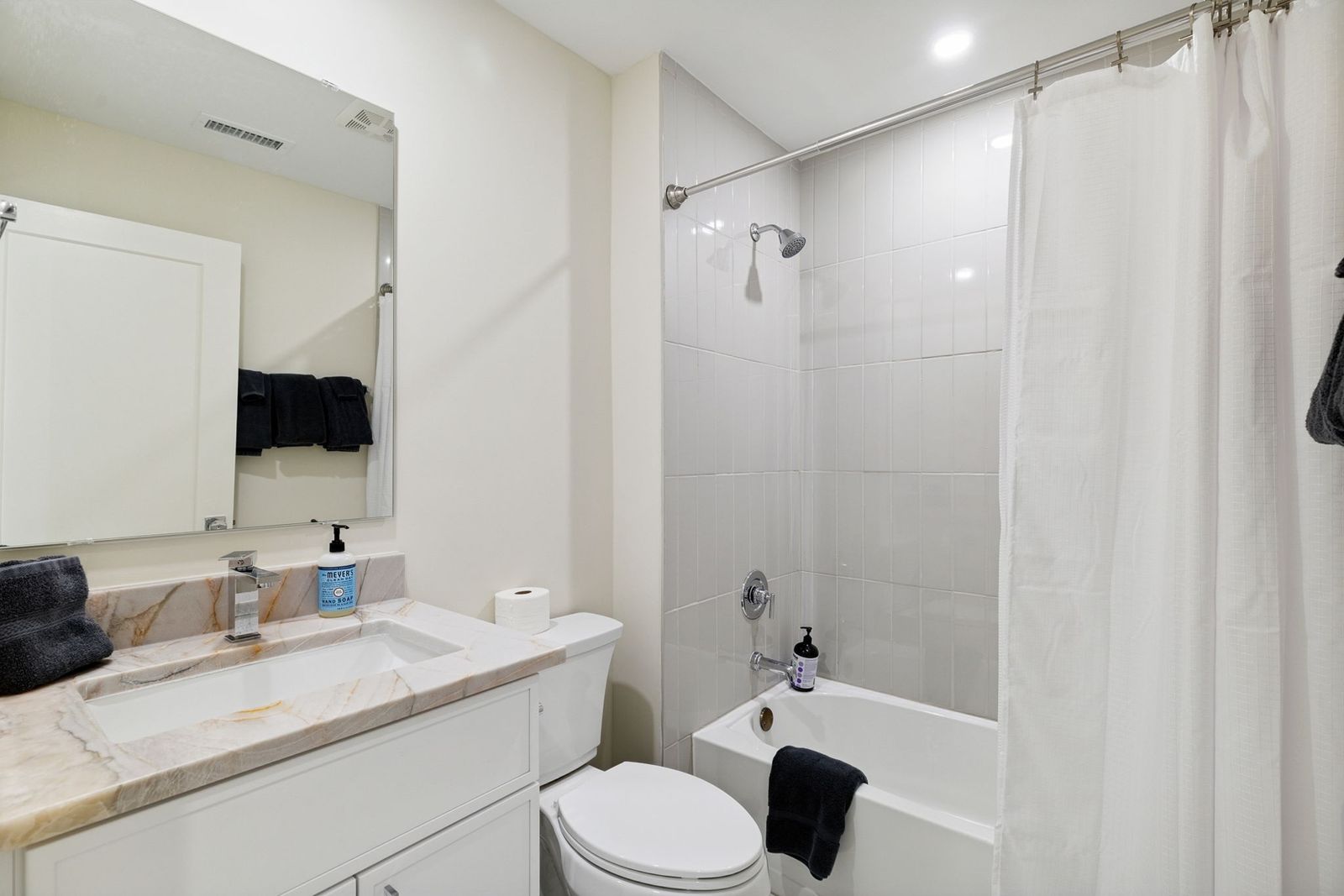 Pierlight - Oceanfront Condo