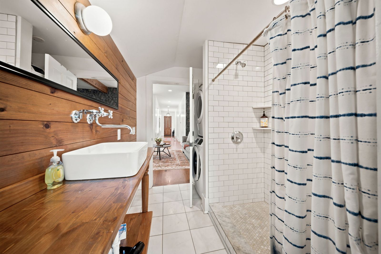 Boho Bungalow - Downtown - Free Parking