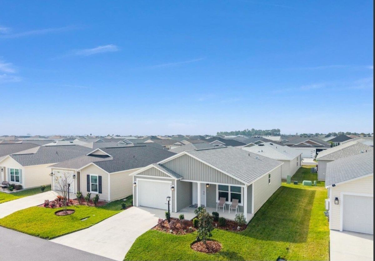 2BR · 2 Bath · Golf Cart · Mins to Eastport Sq — photo 8