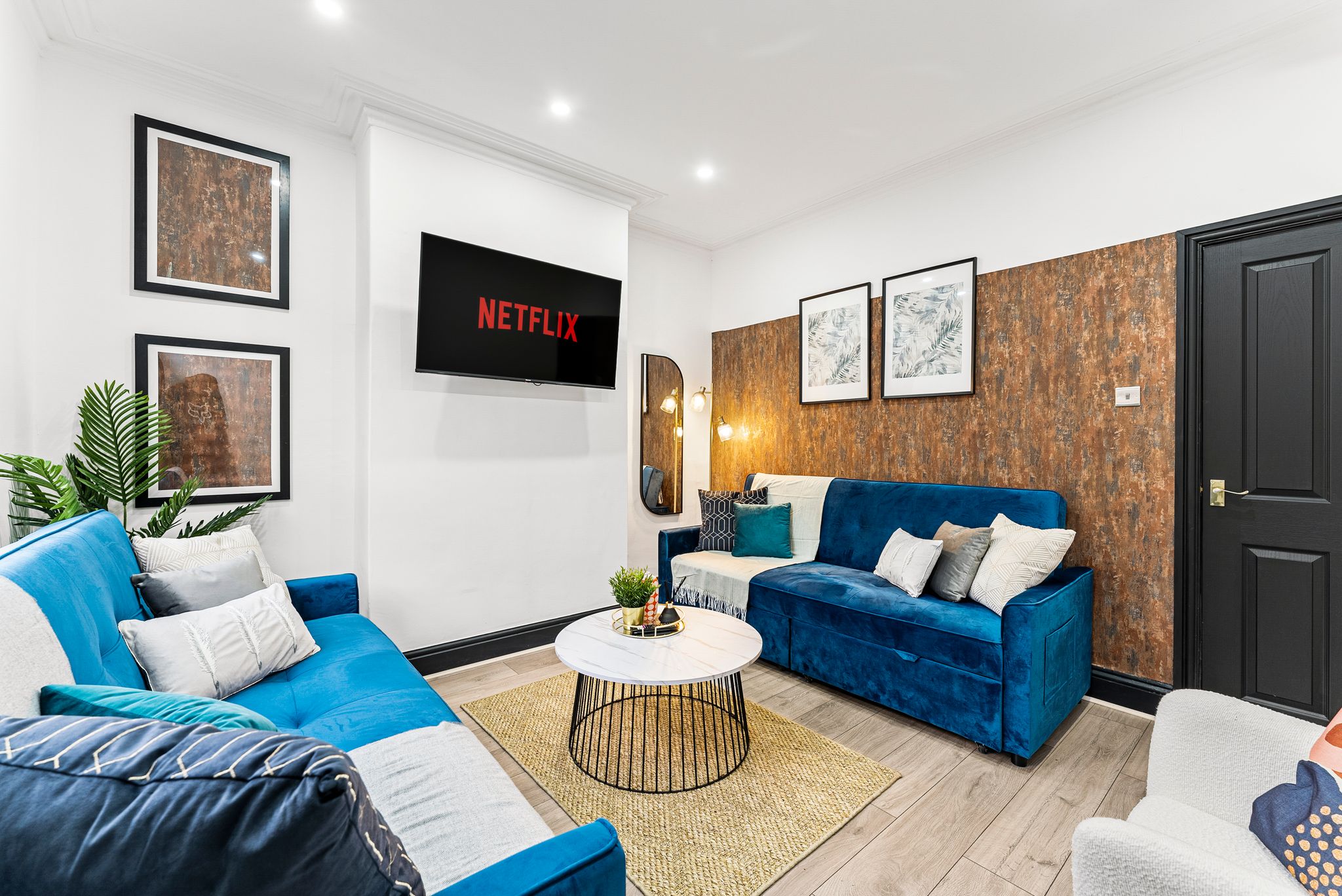 The Artists House in Leeds- Sleeps 13