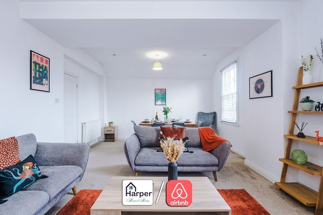 Spacious 3-Bedroom Retreat with Modern Amenities