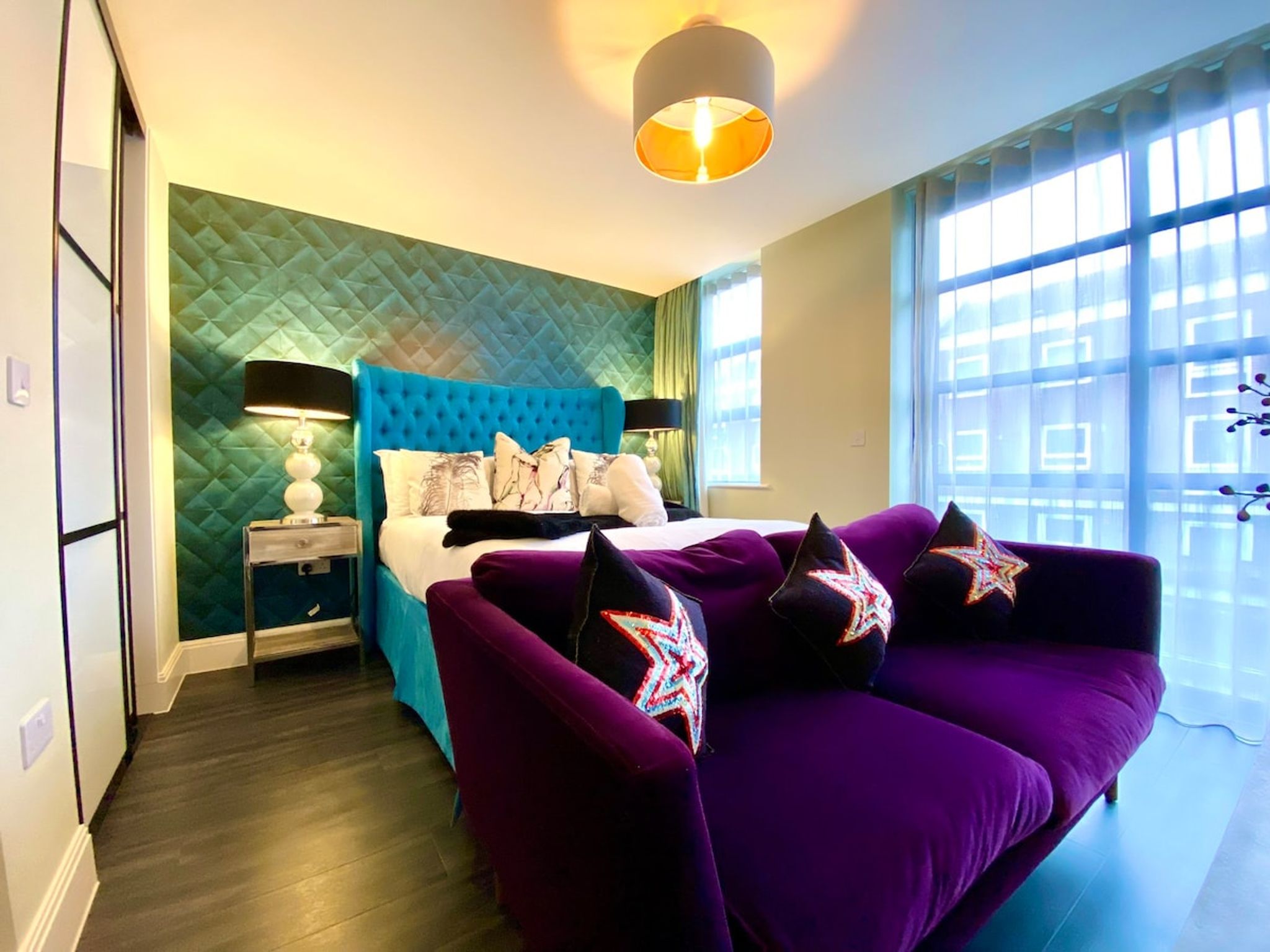 Modern Apartment -Parking & WiFi