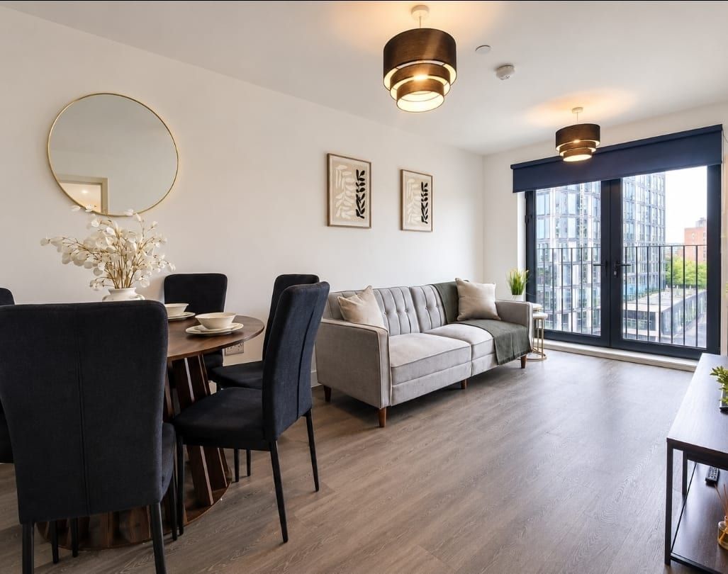 Modern Liverpool Apartment | Sleeps 6