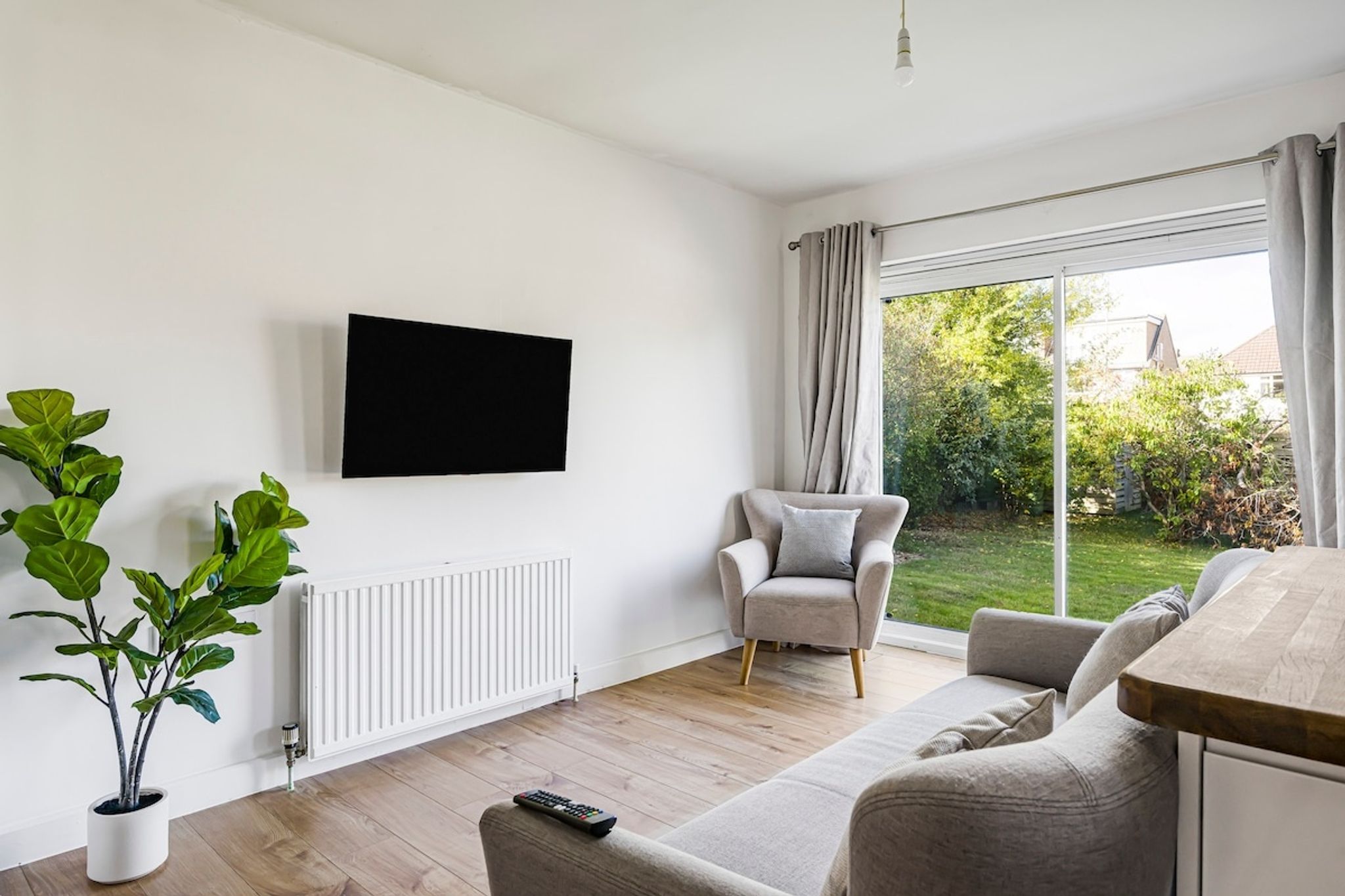 Longstomps House Sleeps 10 with Parking for 3