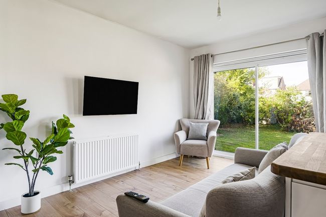 Longstomps House Sleeps 10 with Parking for 3