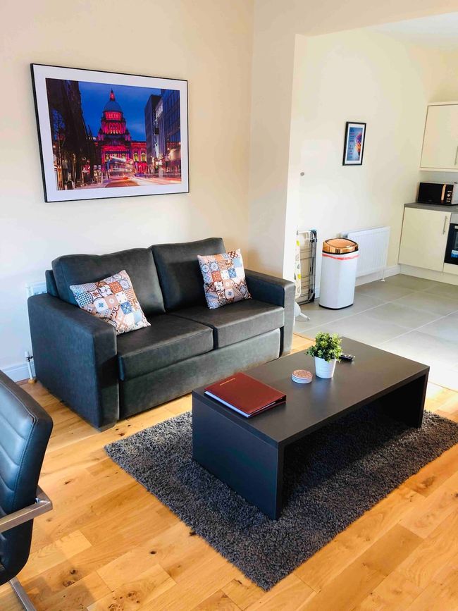 G2 · 2-Bed Ballyhackamore • Cafés & Bars