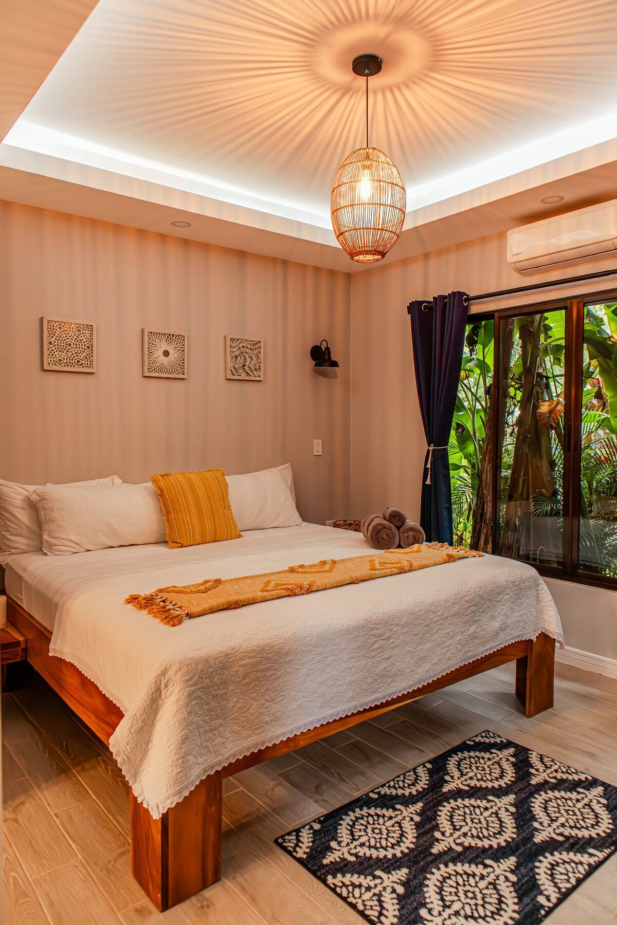 Beautiful Cabin in La Fortuna with Jacuzzi and Pool