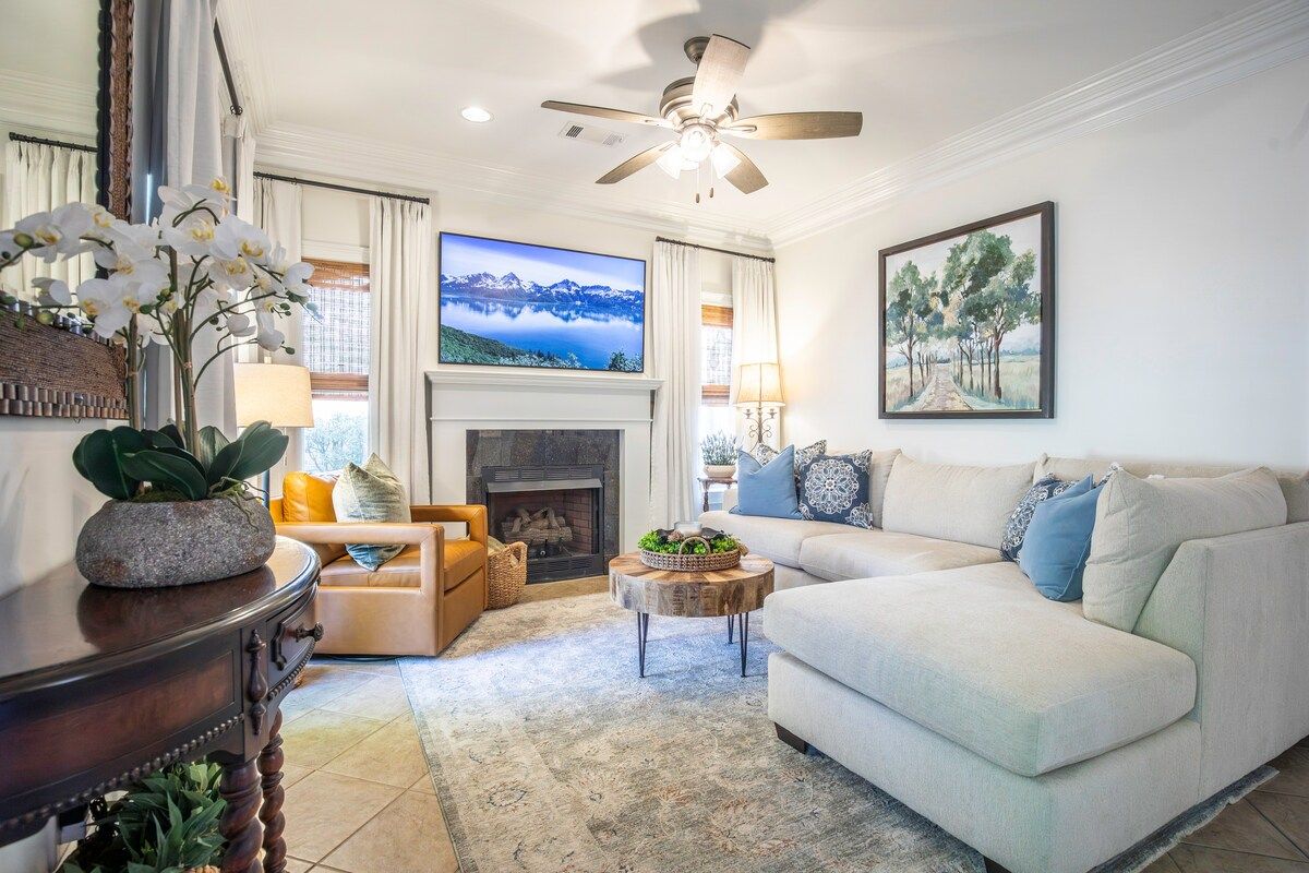The Afton, 3BR Townhome by Velvet Ditch Villas