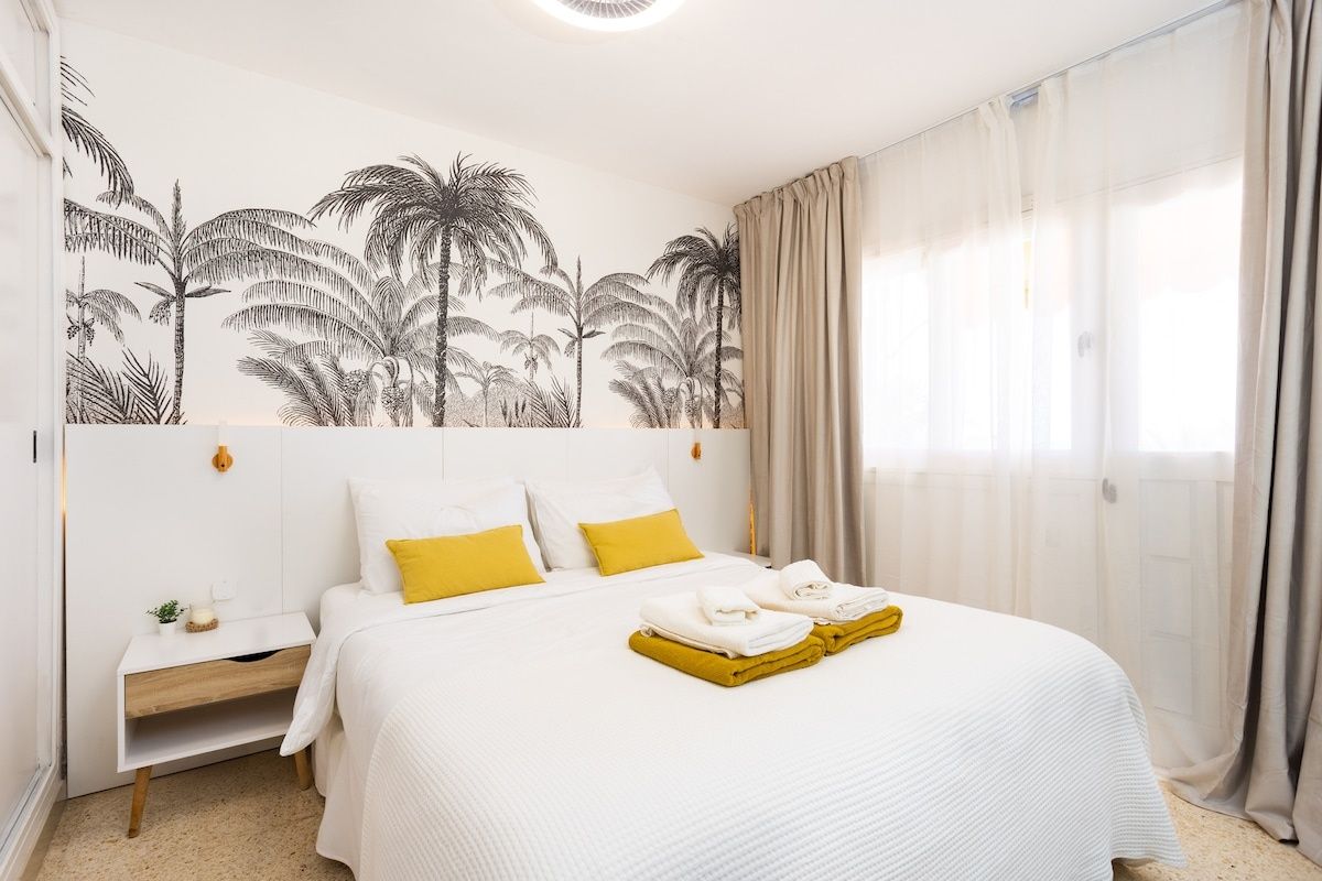 TMS Veramar,ApartHotel,Seafront,AC,Pool&Parking