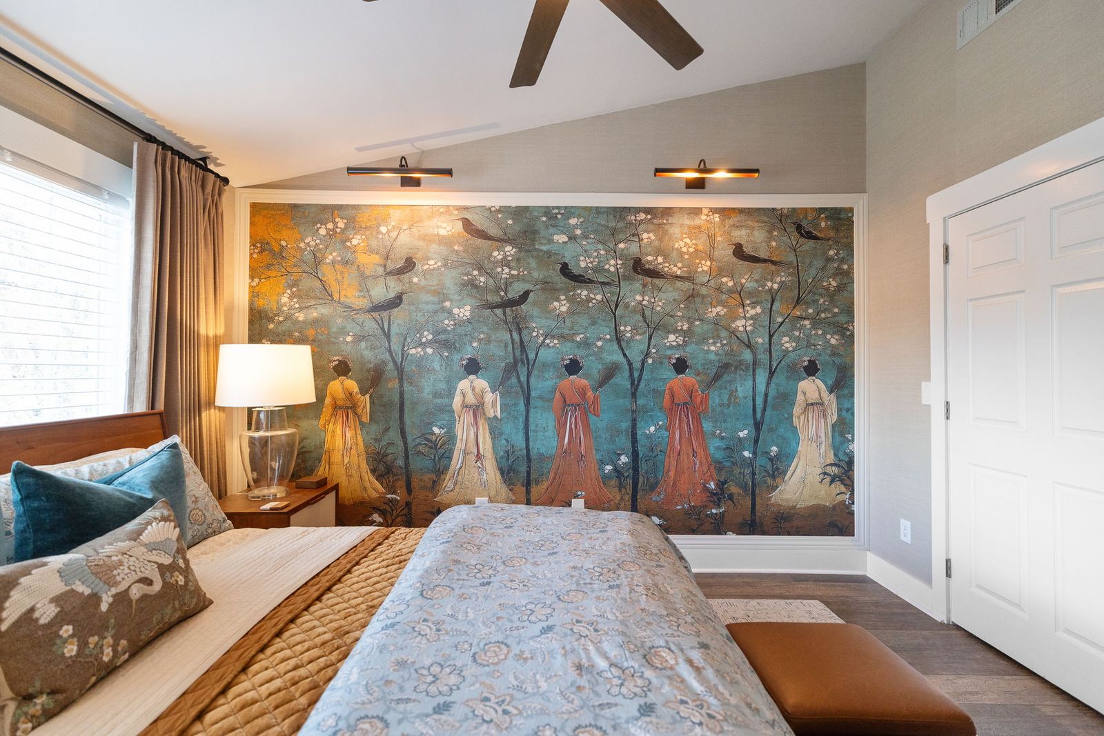 The Lantern Loft - Luxury Riverfront Downtown