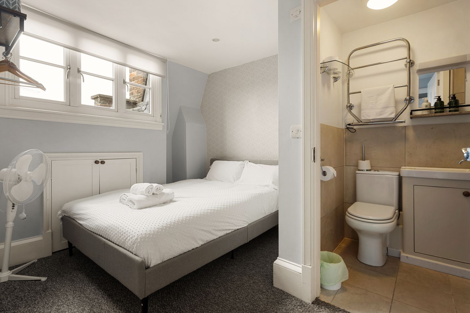 1 Bedroom Flat | Near Train Station | ST