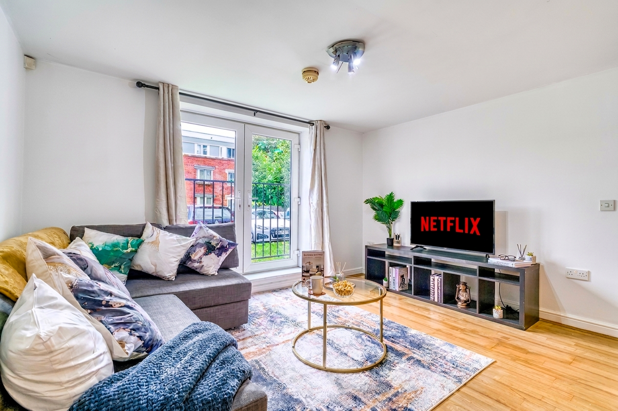 Stylish 2BR Apartment Near Old Trafford | Free Parking