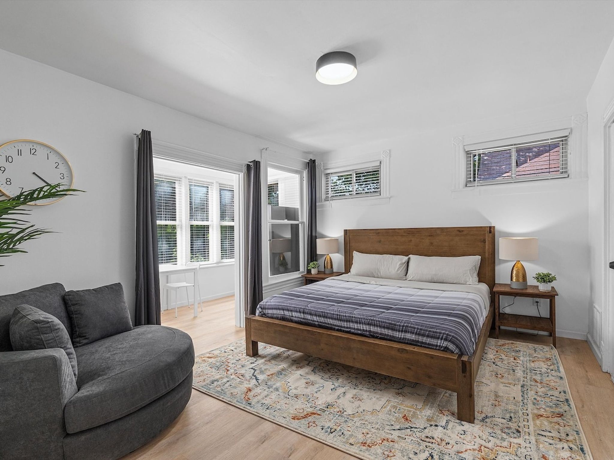 Shadyside/Central @5 Stylish and Bright Studio with Free Parking