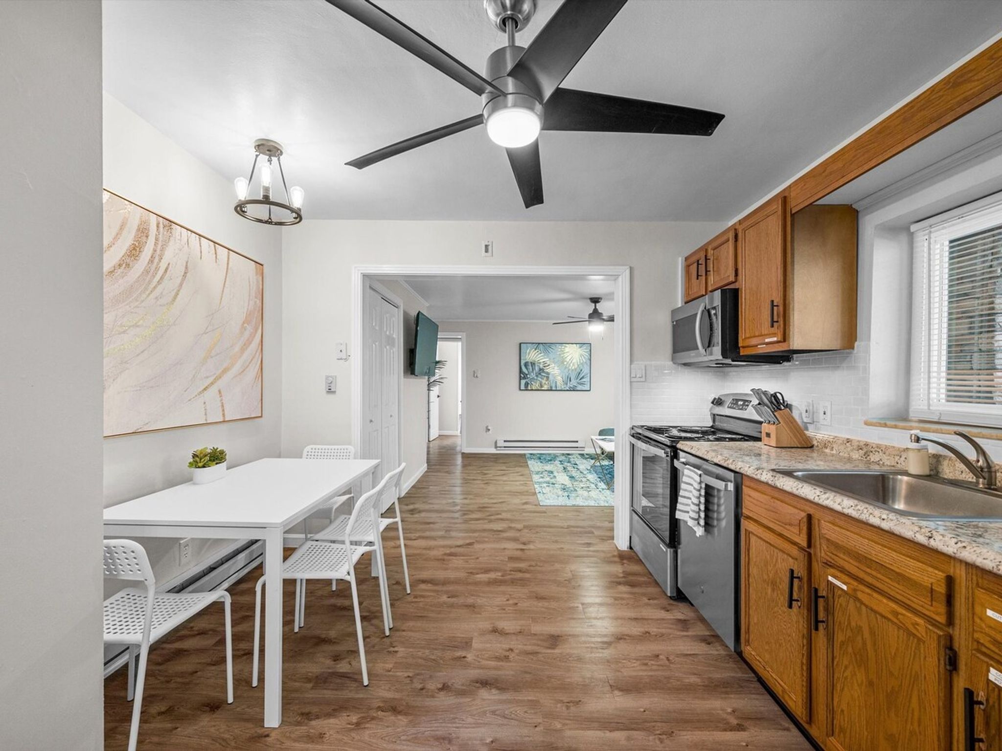 Bloomfield, Pittsburgh Large and Accessible 3Bedroom Apartment with Free Parking