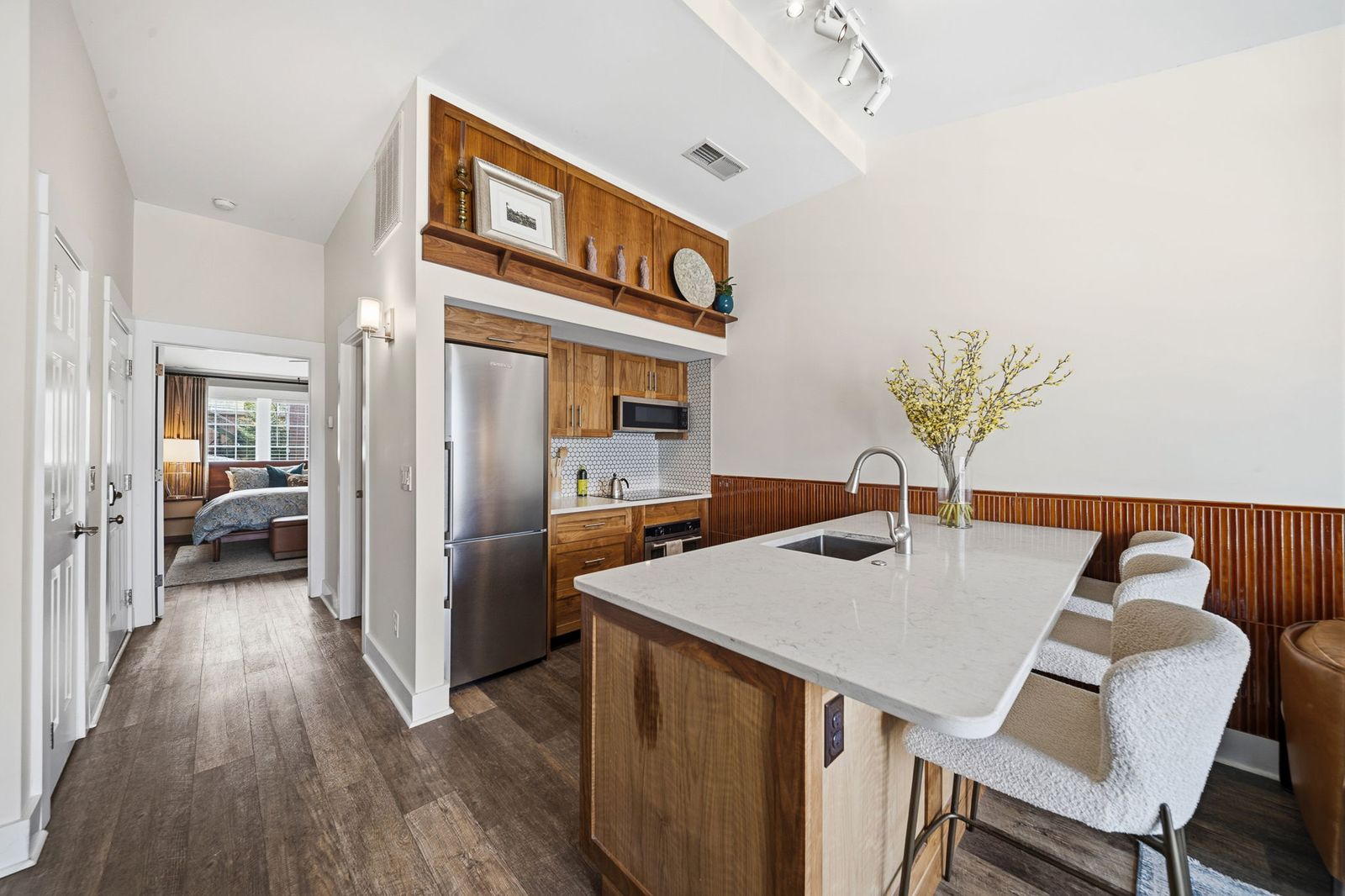 The Lantern Loft - Luxury Riverfront Downtown