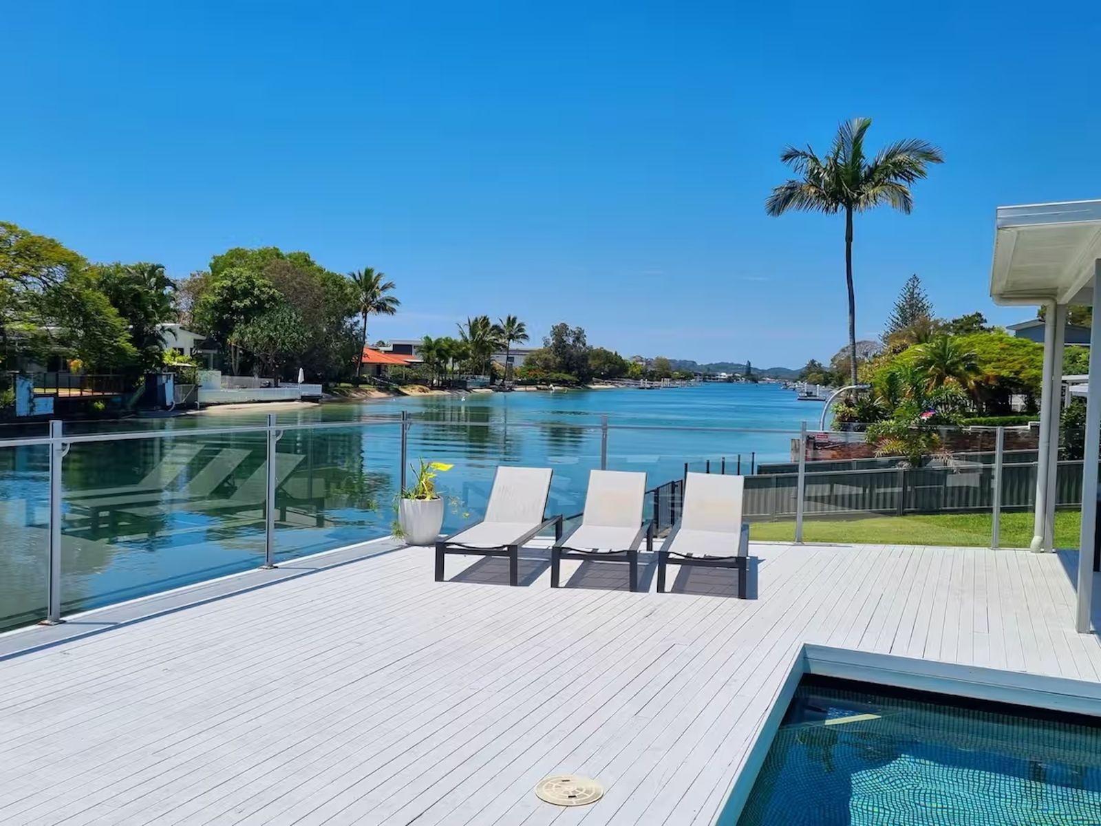 Waterfront Oasis Palm Beach 4BR, Pool & Spa