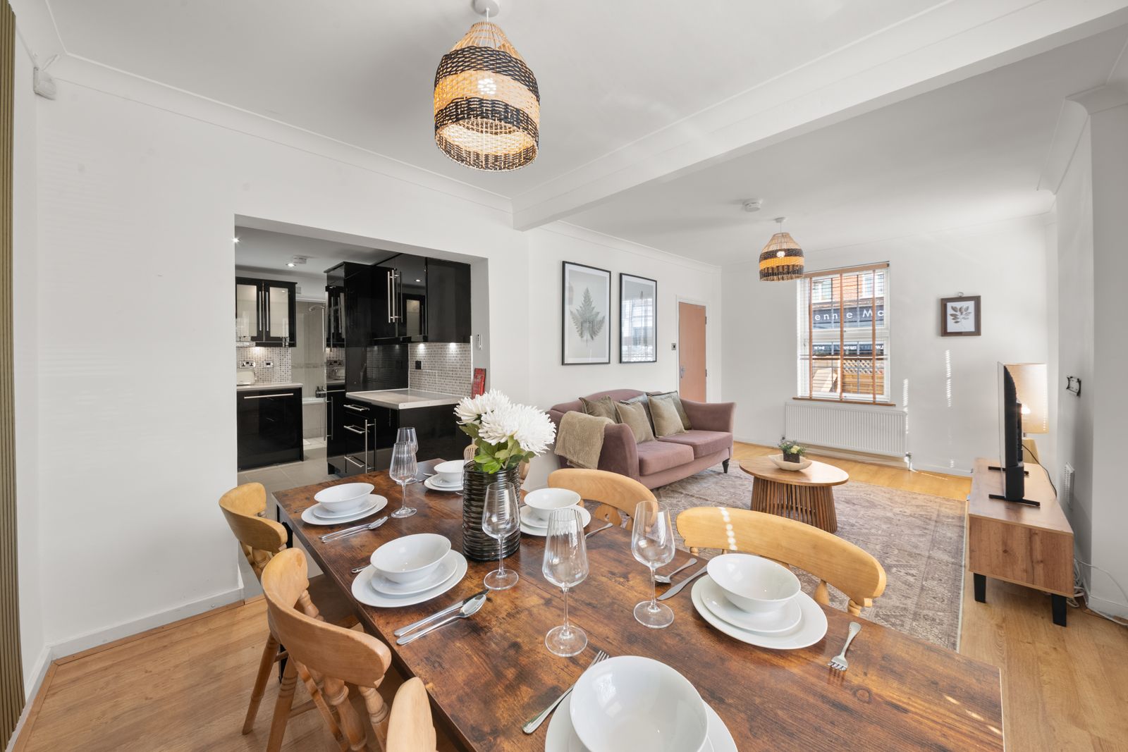Spacious London House for Groups, Free Parking