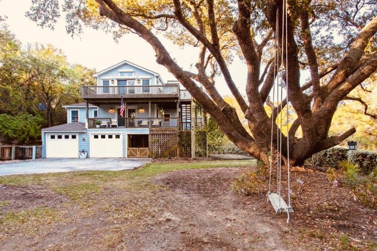 Private Studio w/ Pool • Walk to Beach • Near Duck