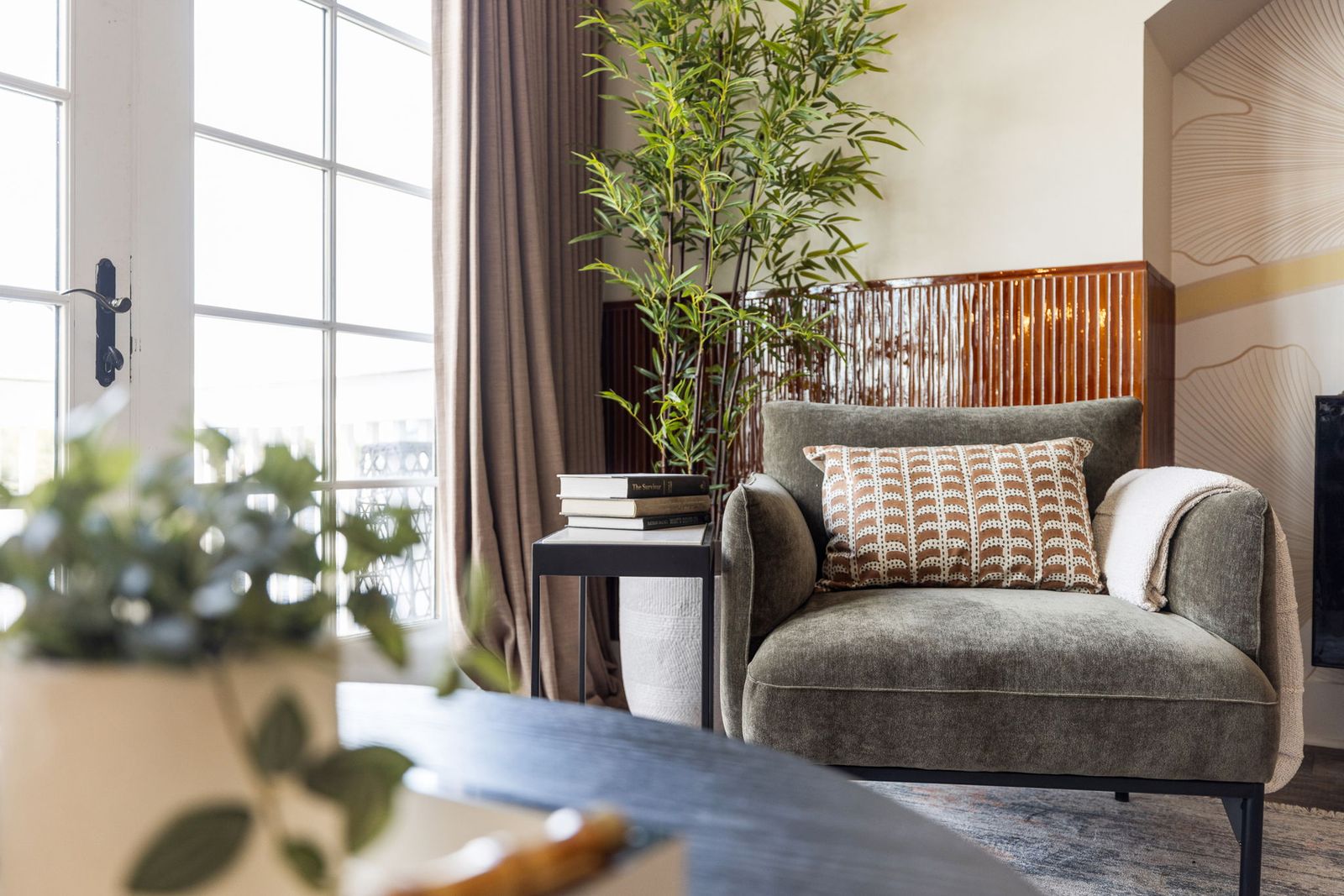 The Lantern Loft - Luxury Riverfront Downtown