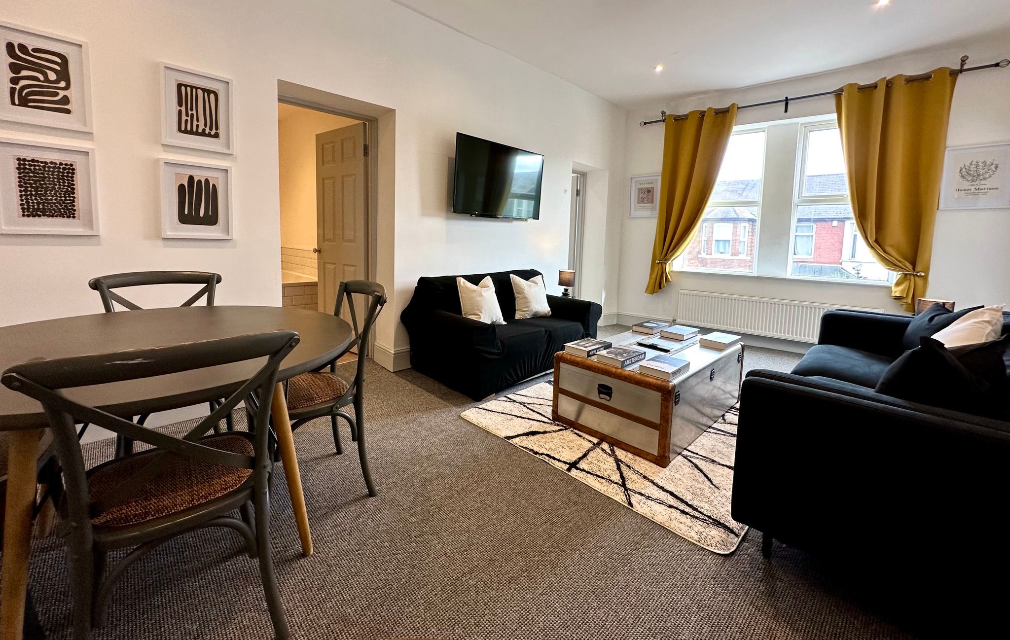 Stylish suite in trendy Heaton!
