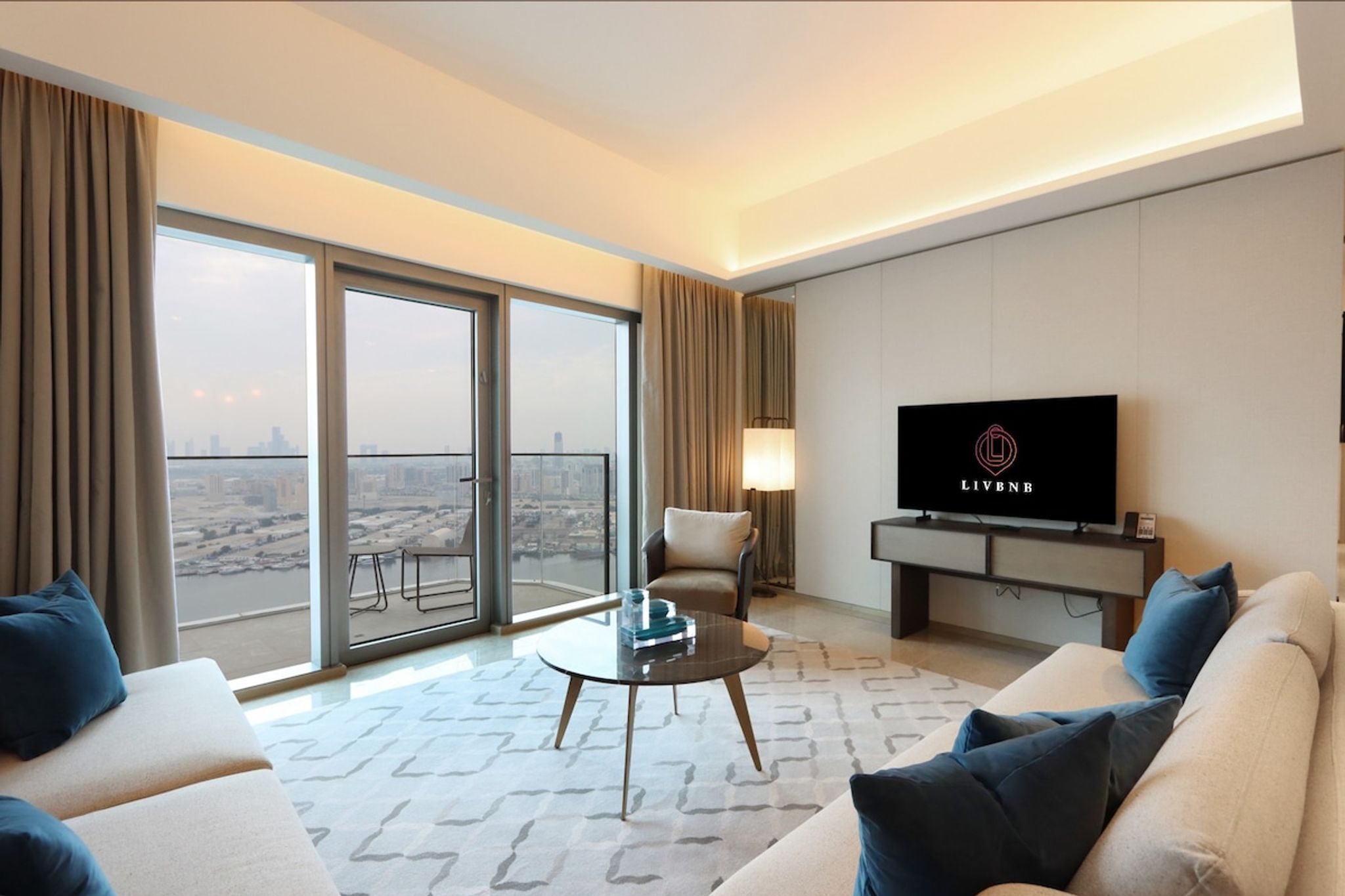 Livbnb Suites - Premium 3BR w/ Burj Skyline View