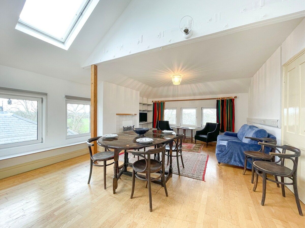 Original vintage style 2bed flat+free parking