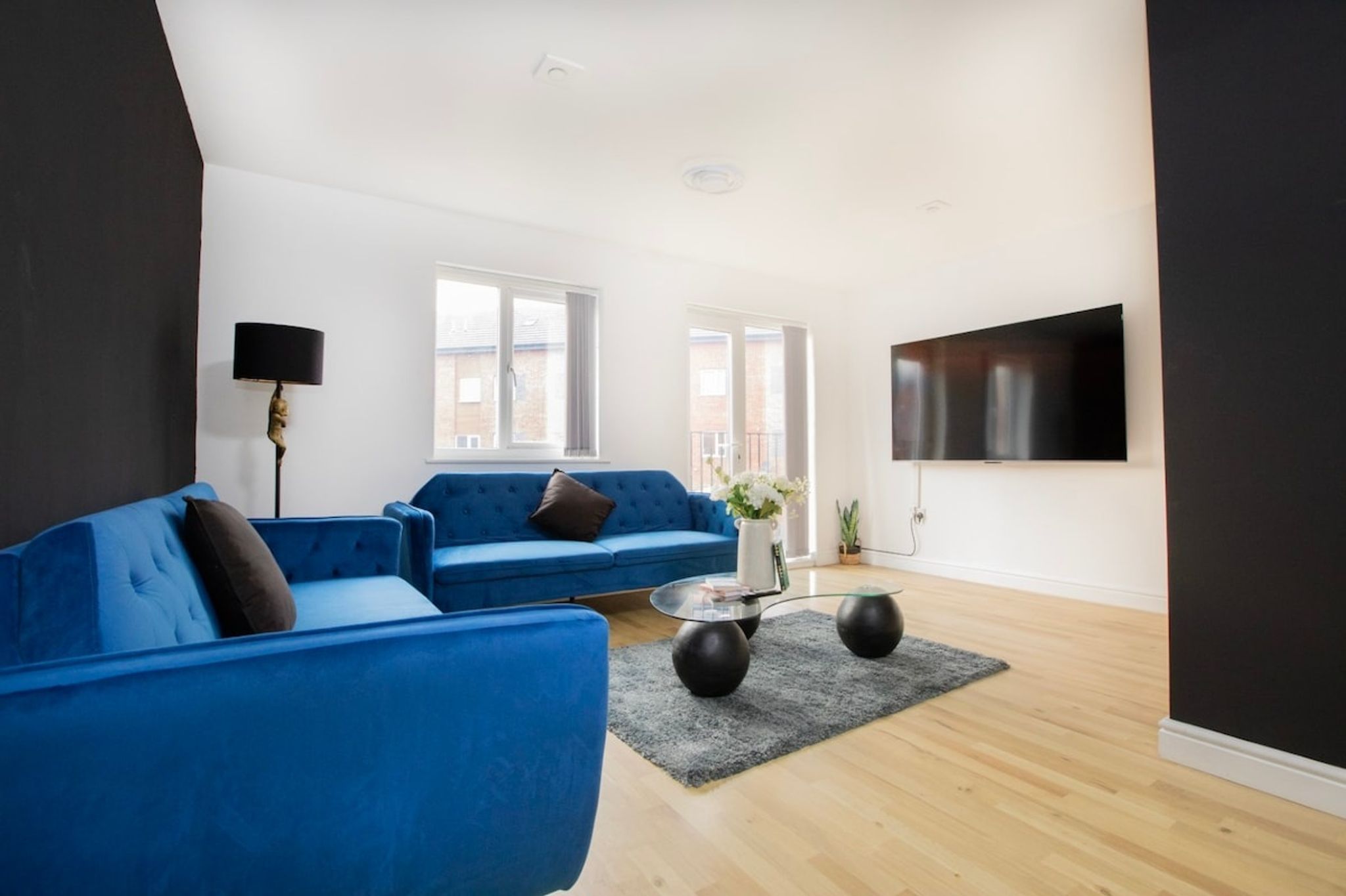 City Townhouse | Sleeps 14 | Free Parking