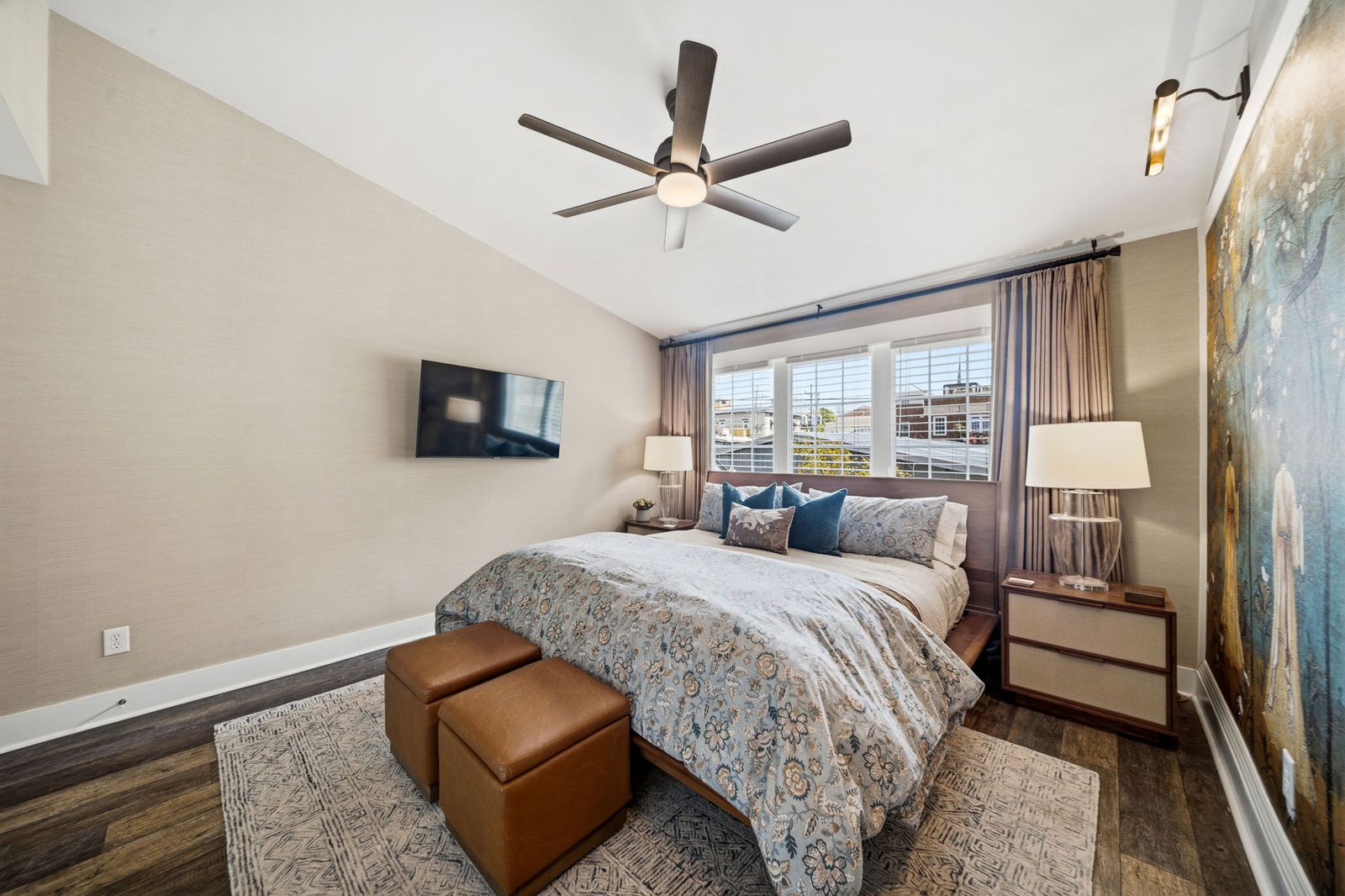 The Lantern Loft - Luxury Riverfront Downtown