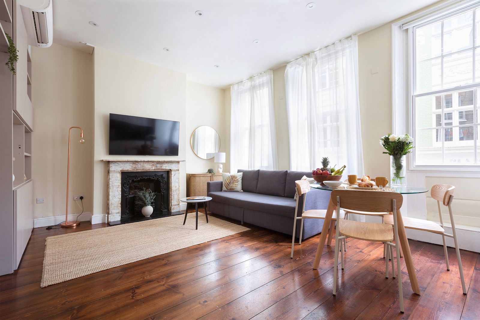 Stylish Carnaby Soho 1BR Apartment with AC