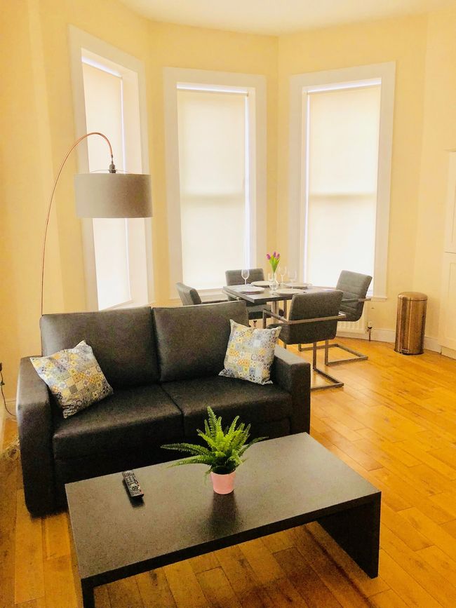 W2 · 1-Bed Ballyhackamore • Parking
