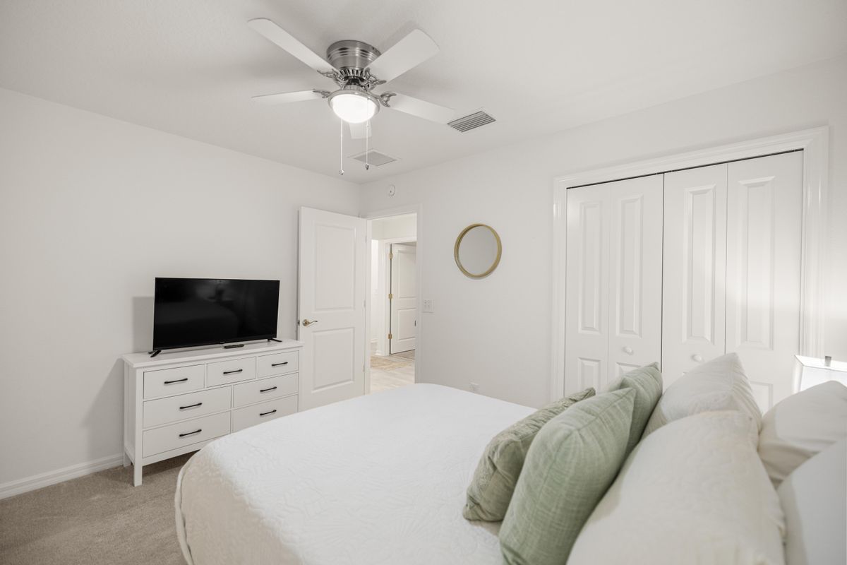 2BR · 2 Bath · Golf Cart · Mins to Eastport Sq — photo 16