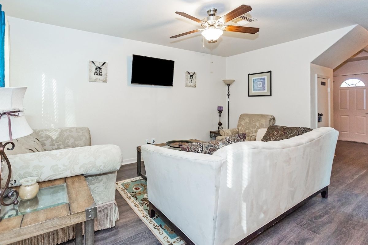 Quiet 3 Bedroom Spacious