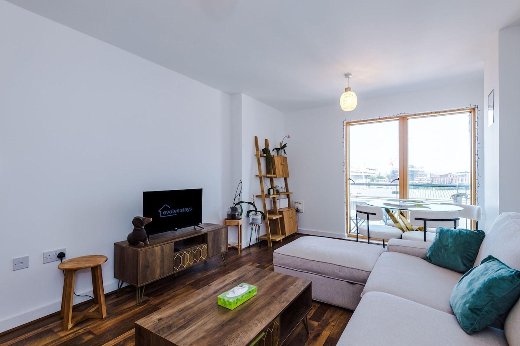 Elegant 2BR City Flat near Northern Quarter