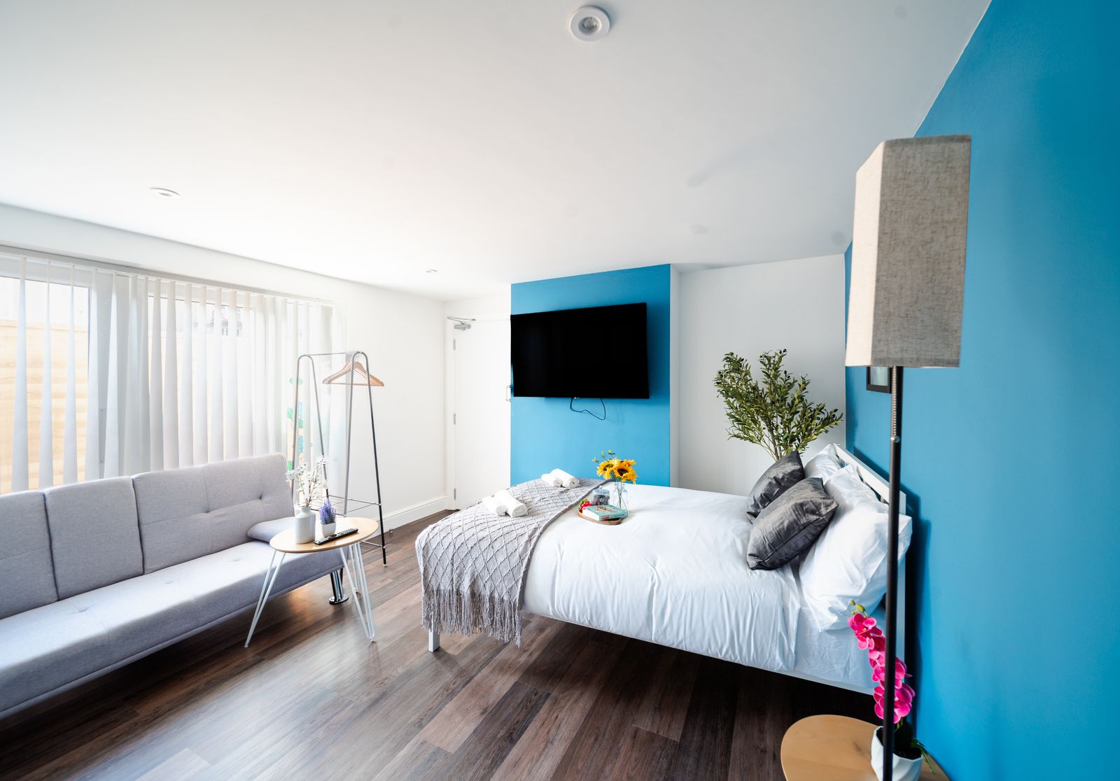 Open Mind Property - HotTub, 2 Guests & 1 Bed