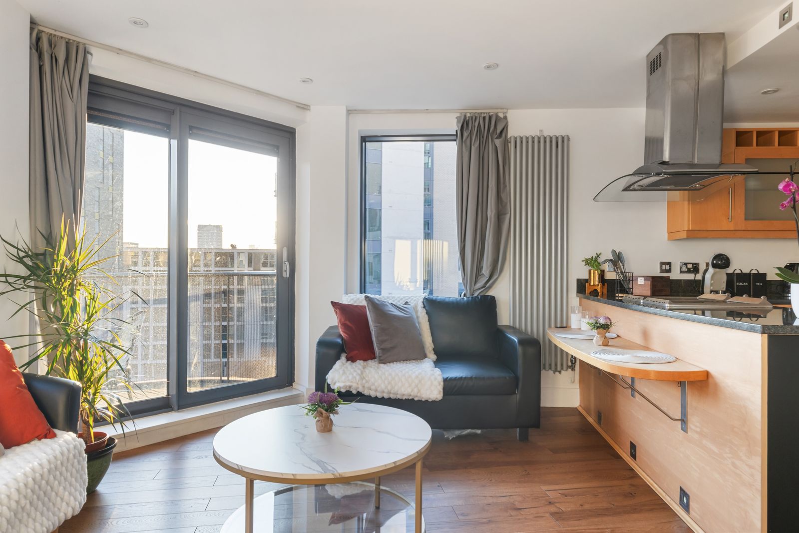 2 Beds, 2 Baths By Azzurri Properties Short Lets & Serviced Accommodation Millharbour