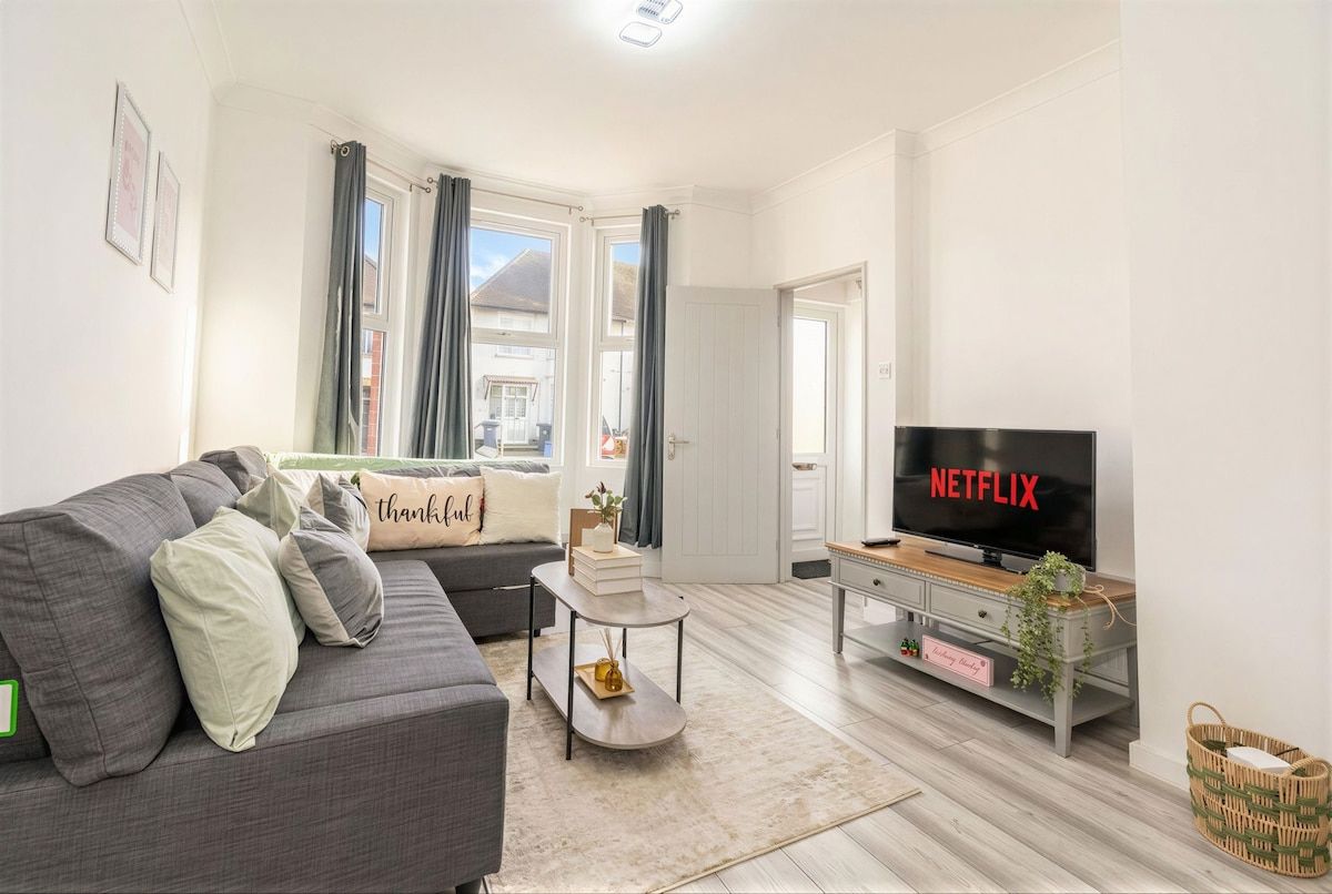 Wembley · 4BR Near Wembley Stadium| Free Parking