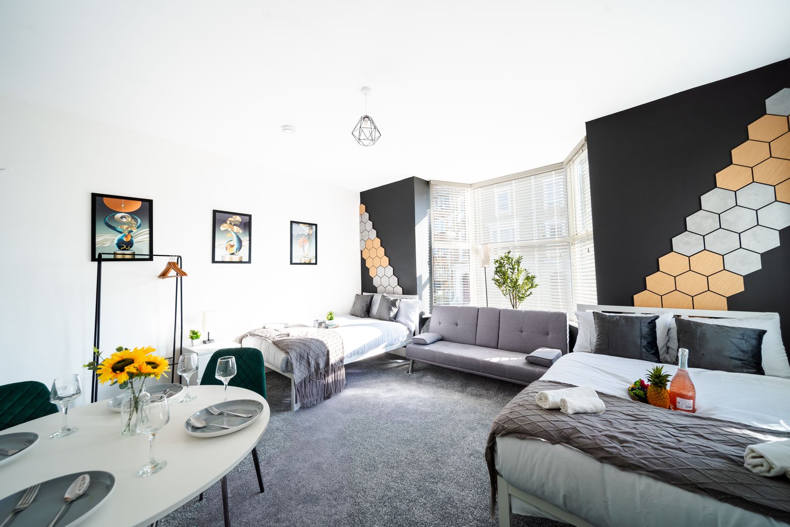 Open Mind Property - 1 Bedroom, 2 Beds & 4 Guests