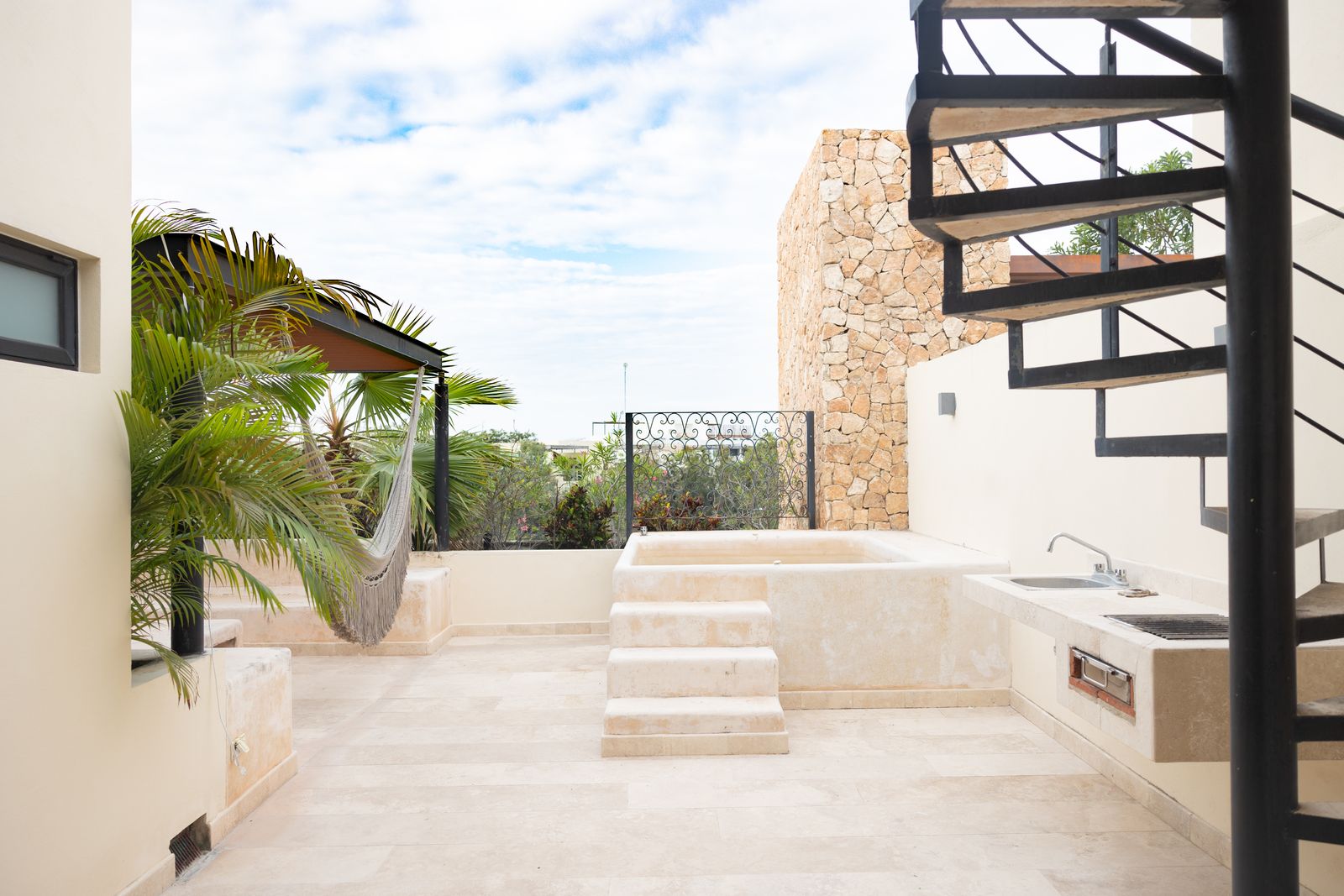 Chic Rooftop PH 1mi from the beach & private pool