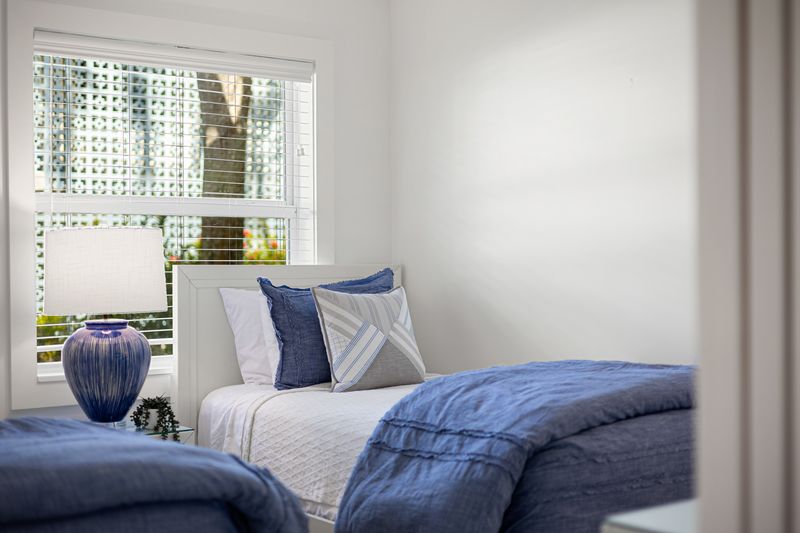 Beautiful 2-Bed Steps to Naples Beach & Town — photo 10