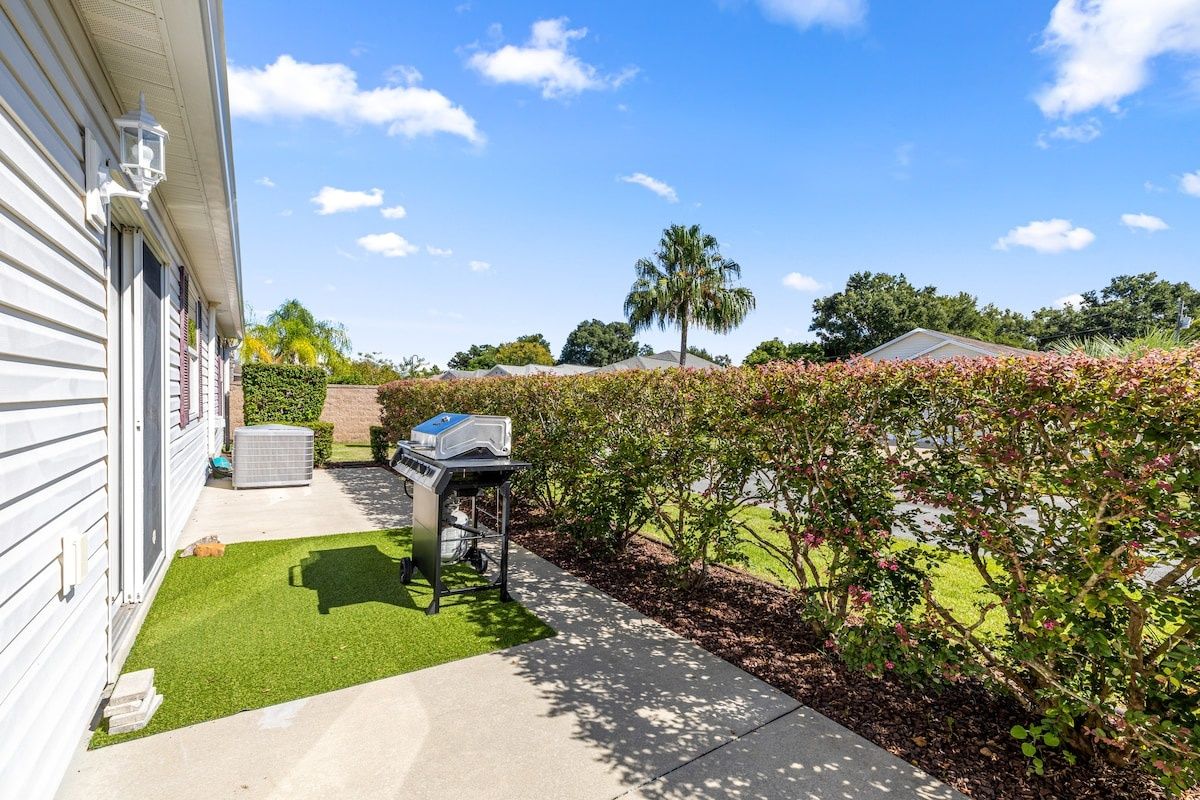 Sunnyside Escape in The Villages | Golfcart | BBQ — photo 11