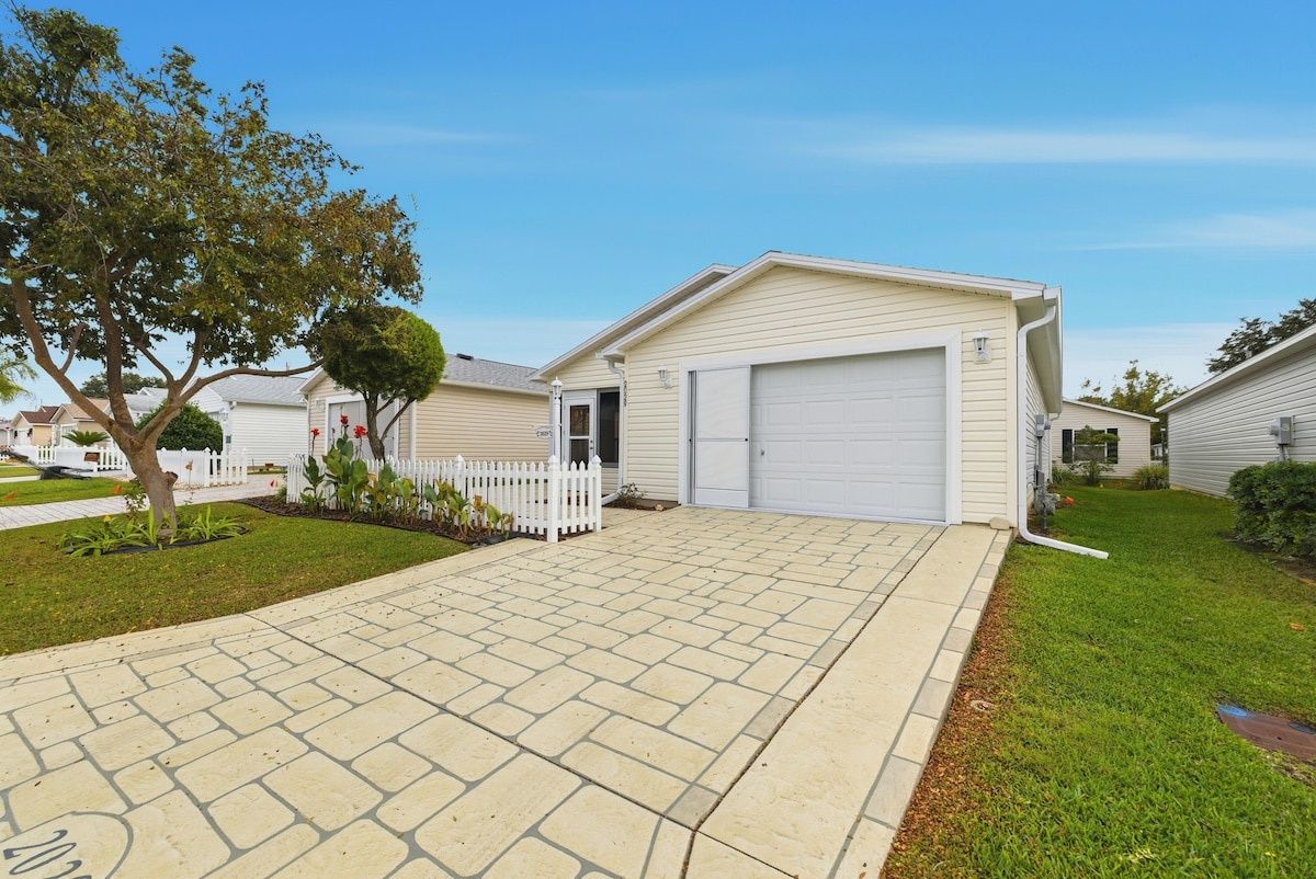 Lake Sumter 2BR · Golf Cart · BBQ · Brownwood — photo 21