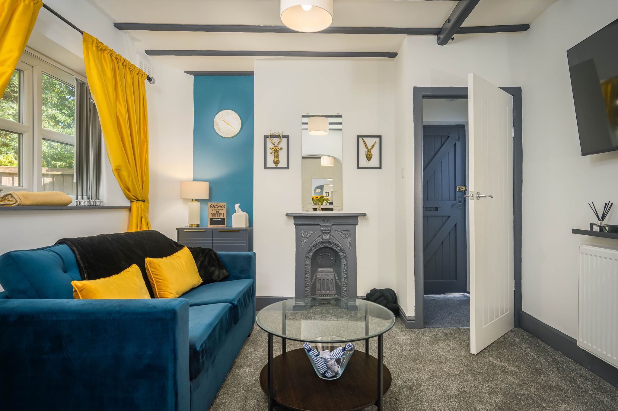 NEW! Cosy Cottage, Sleeps 7, Parking, Smart TV