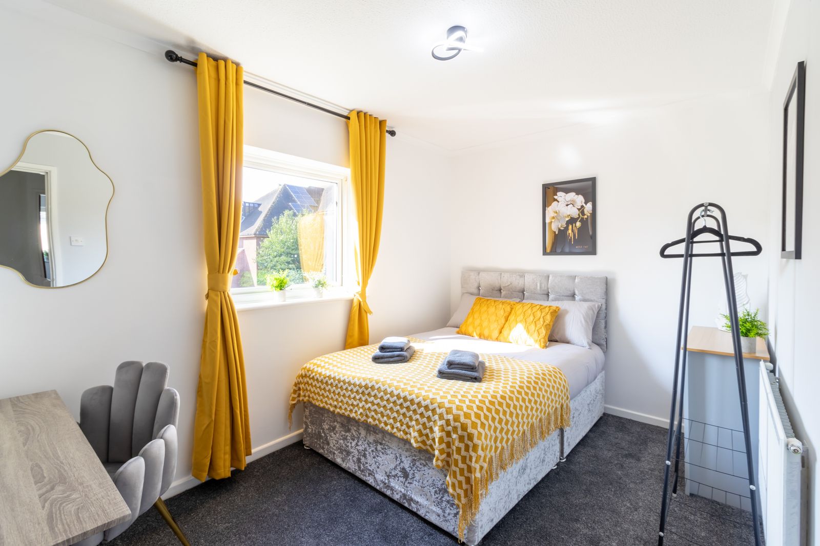 Open Mind Property - 4 Beds 2 Bathrooms & Parking