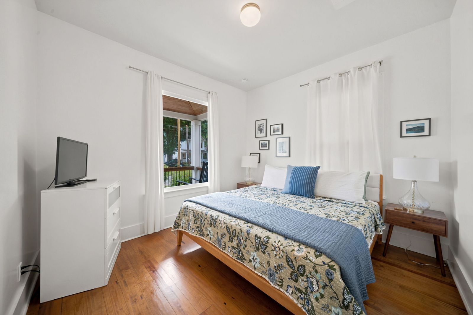 Boho Bungalow - Downtown - Free Parking