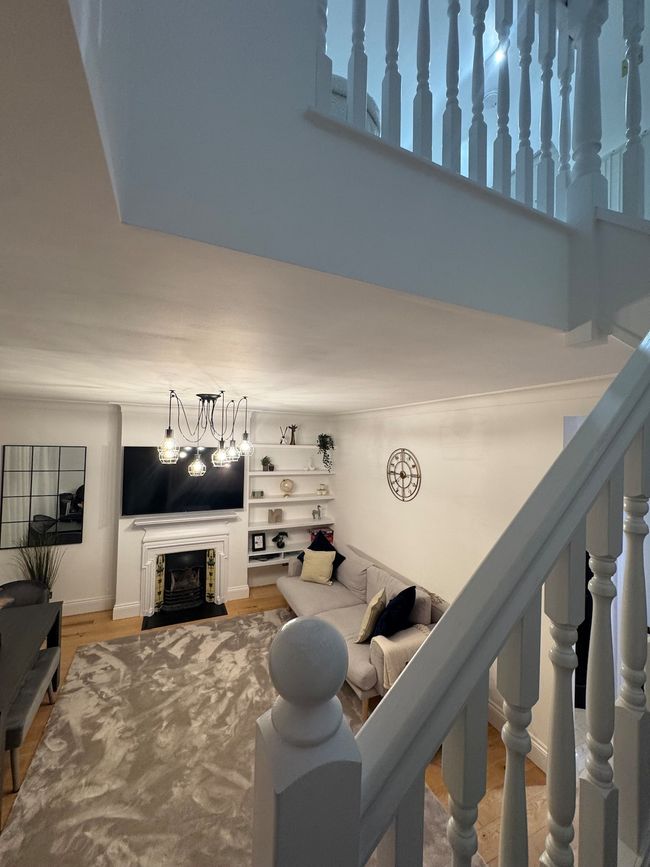 Beautiful Large 3 Bed 2 Bath Flat, Free Parking